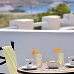 كاماري فندق بلاتيس يالوس