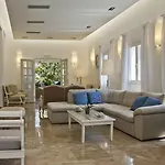 فندق كاماري