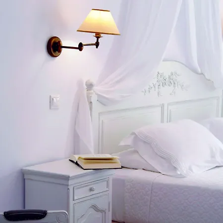 Kamari Hotell