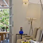 Отель Kamari 3*