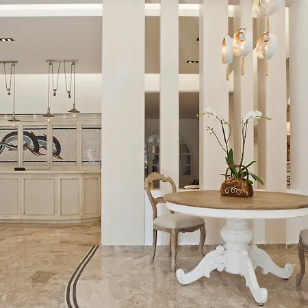 Kamari Hotel 3*