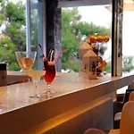 Kamari Hotel