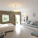 Kamari 3*