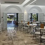 Kamari Hotel