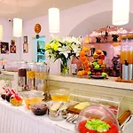 Hotel Kamari 3*